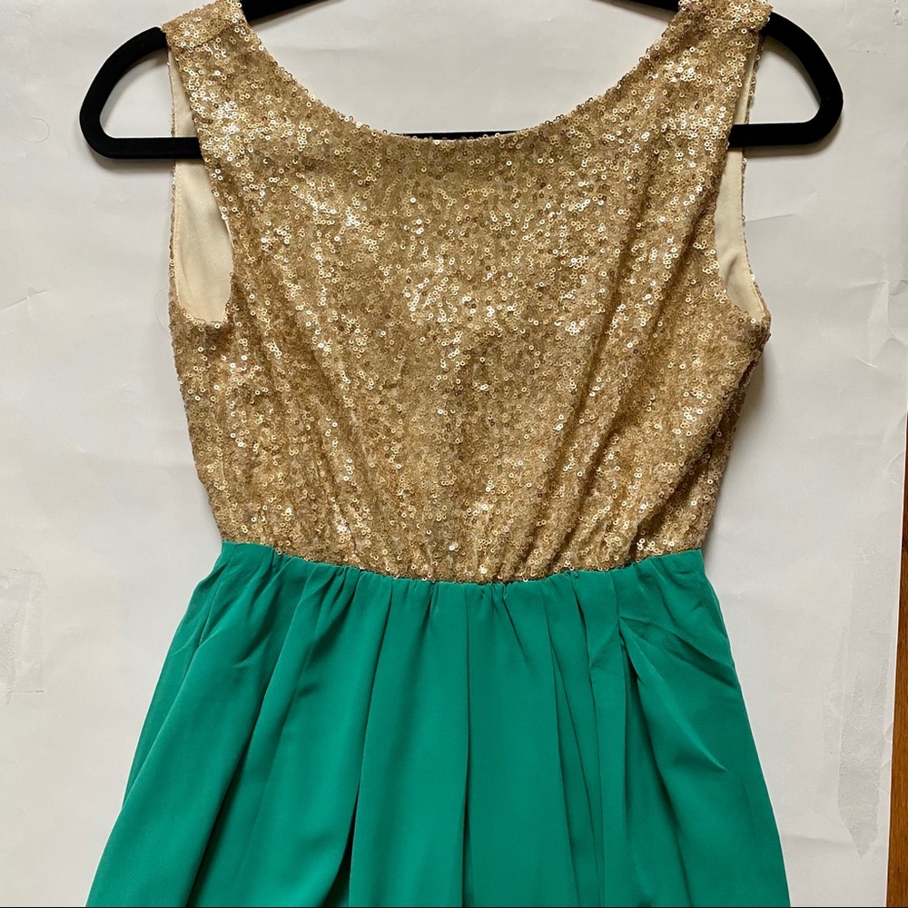 Green sparkle dress NWT